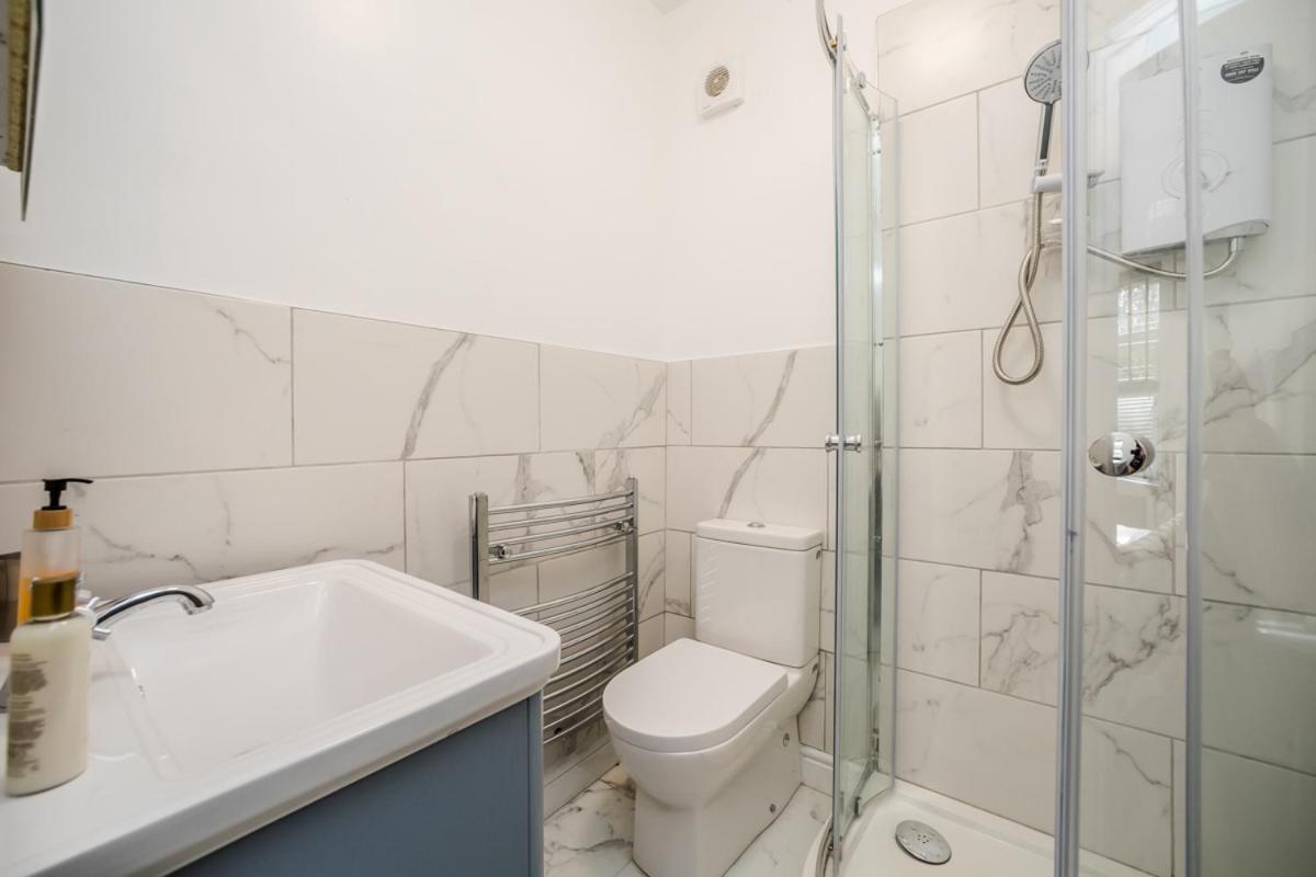 The Cosey Tucked-Away Cottage 2 Or 3 Bedroom Options Huddersfield Room photo